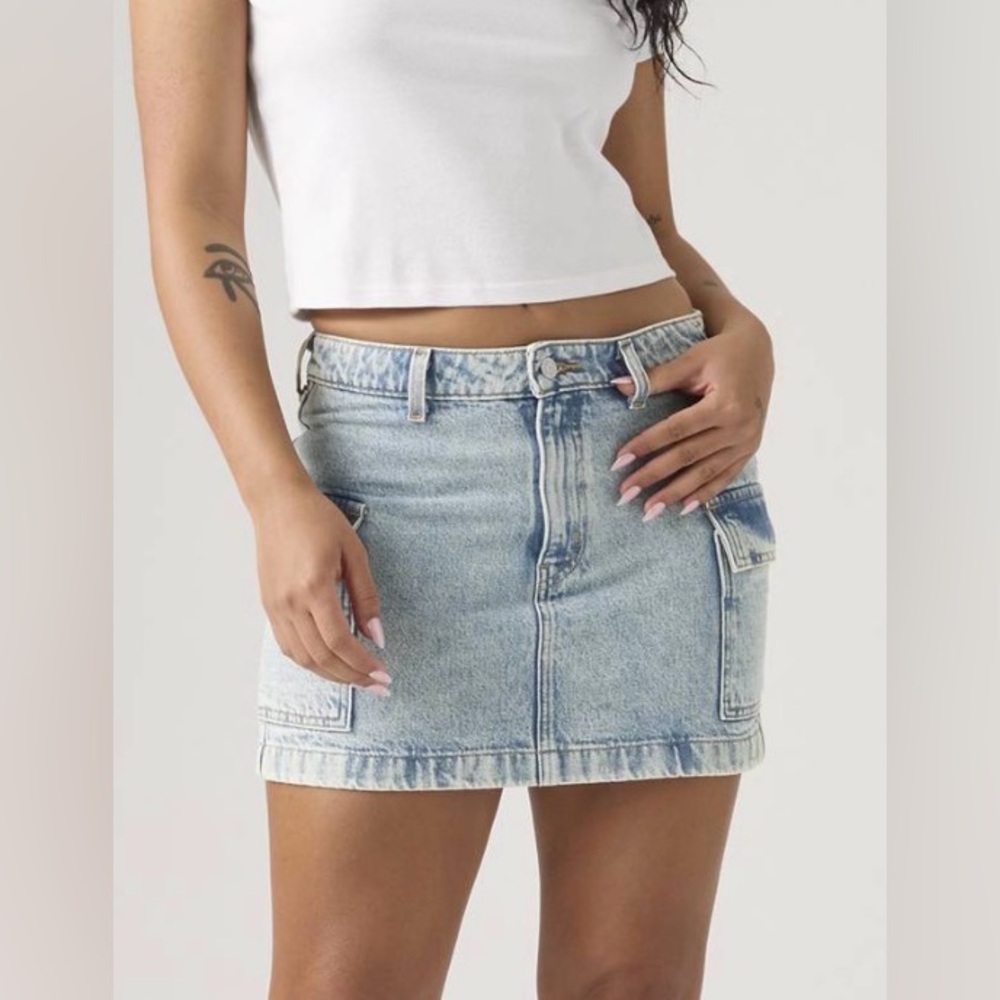 NWT Levi’s 94 Cargo Mini Skirt